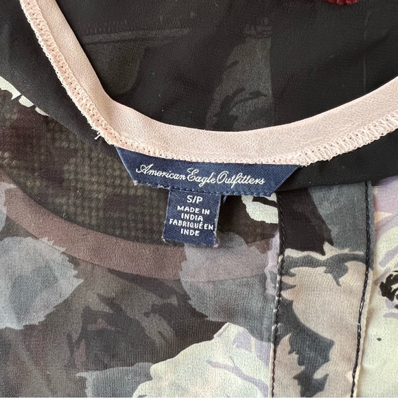 Floral Sheer Blouse - Picture 5 of 5